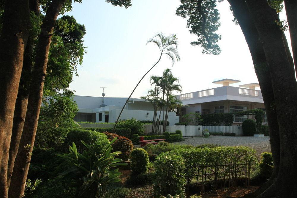 Aloha Hotel Наґо Екстер'єр фото